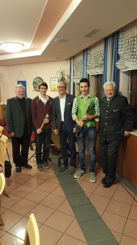 P Strauss mit Frd.Chibidziura, Frd.Prinz und unseren erfolgreichen Jungmusikern
